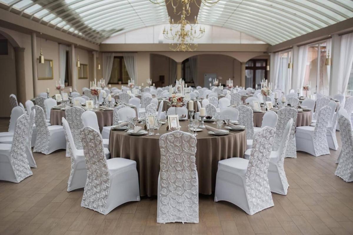 Vinum Hotel Кишкёрёш Экстерьер фото