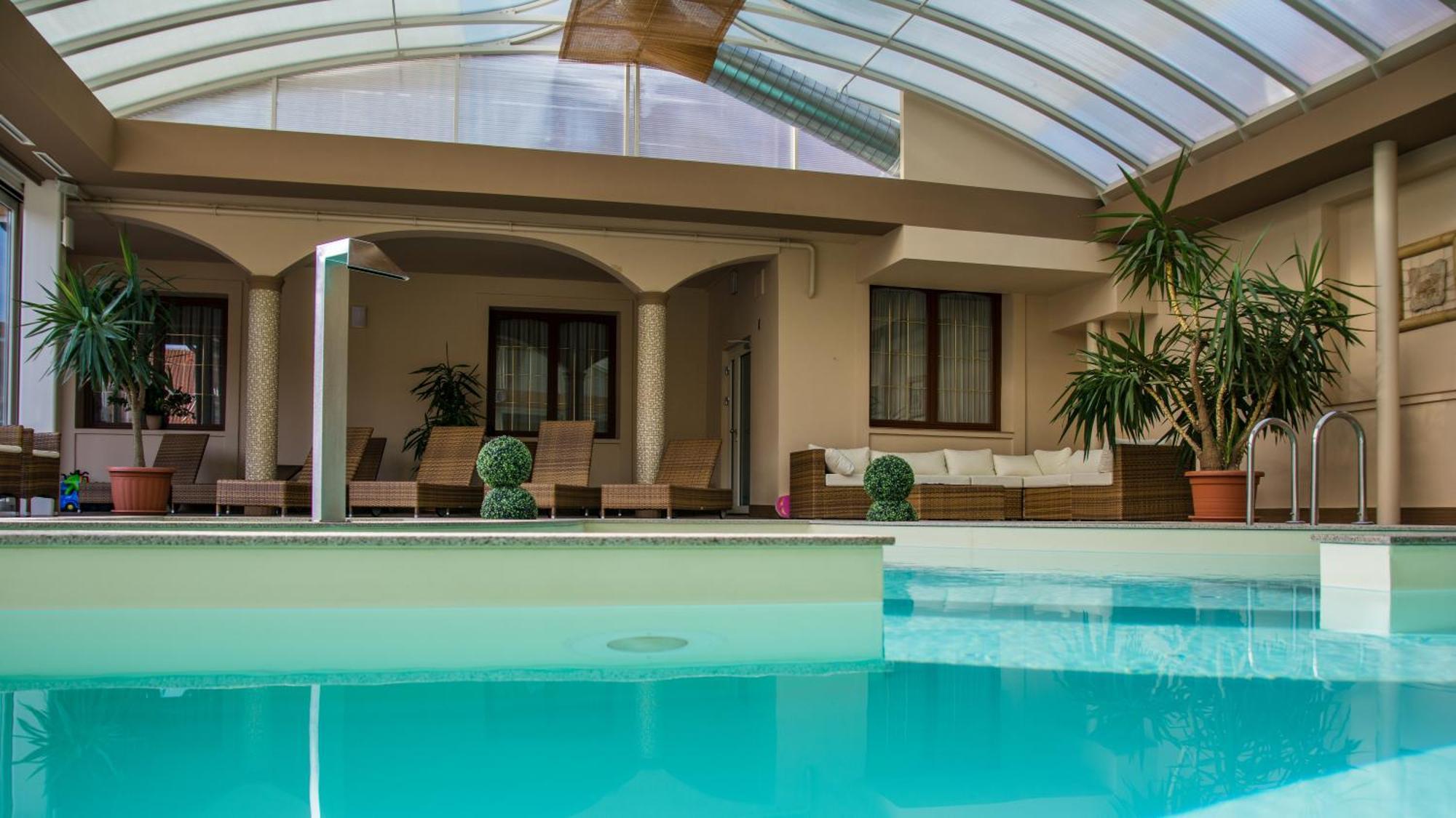 Vinum Hotel Кишкёрёш Экстерьер фото